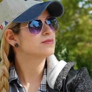 Meet your Posher, Viviane